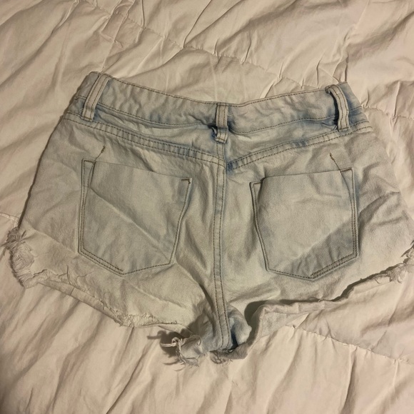 Mossimo High-Rise Shorts - Picture 2 of 3